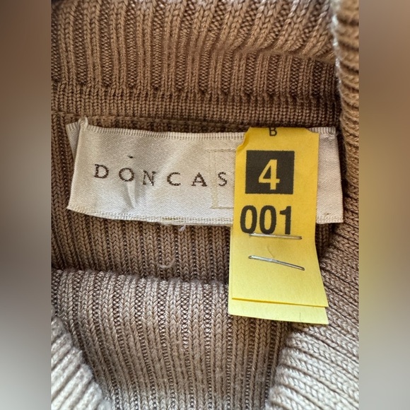 Doncaster Caramel Turtleneck Long Sleeve Sweater Medium ribbed Knit 8 - Picture 7 of 8